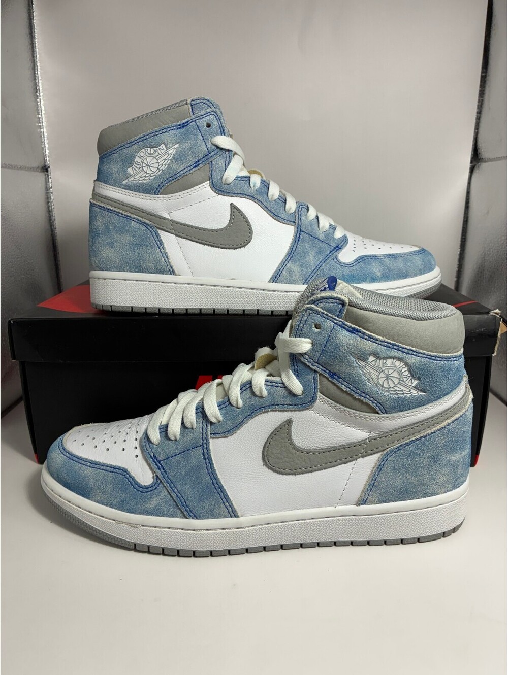Size 8.5 - Jordan Air Jordan 1 Retro High OG Hyper Royal